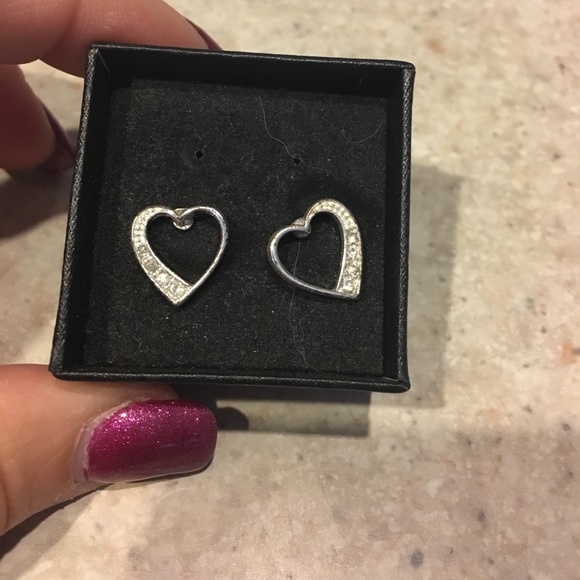 avon Other - Adorable open heart earrings never worn