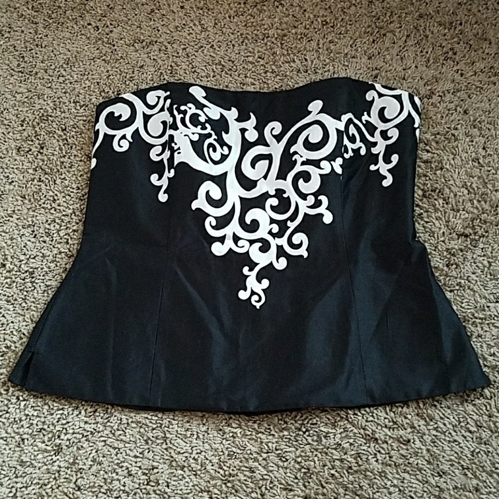 💕White House Black Market Strapless