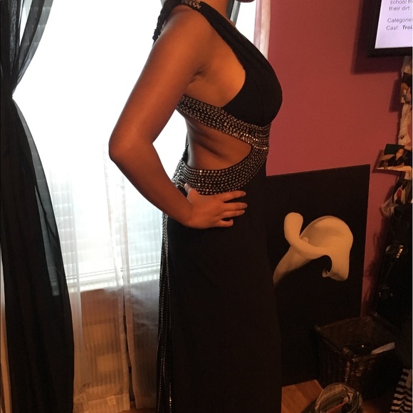 Black and sequined prom dress - Picture 3 of 3