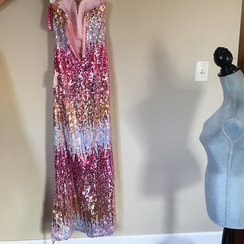 Dress - Picture 2 of 2