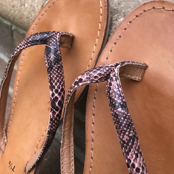 Pink snake skin strap flip flops - Picture 2 of 2