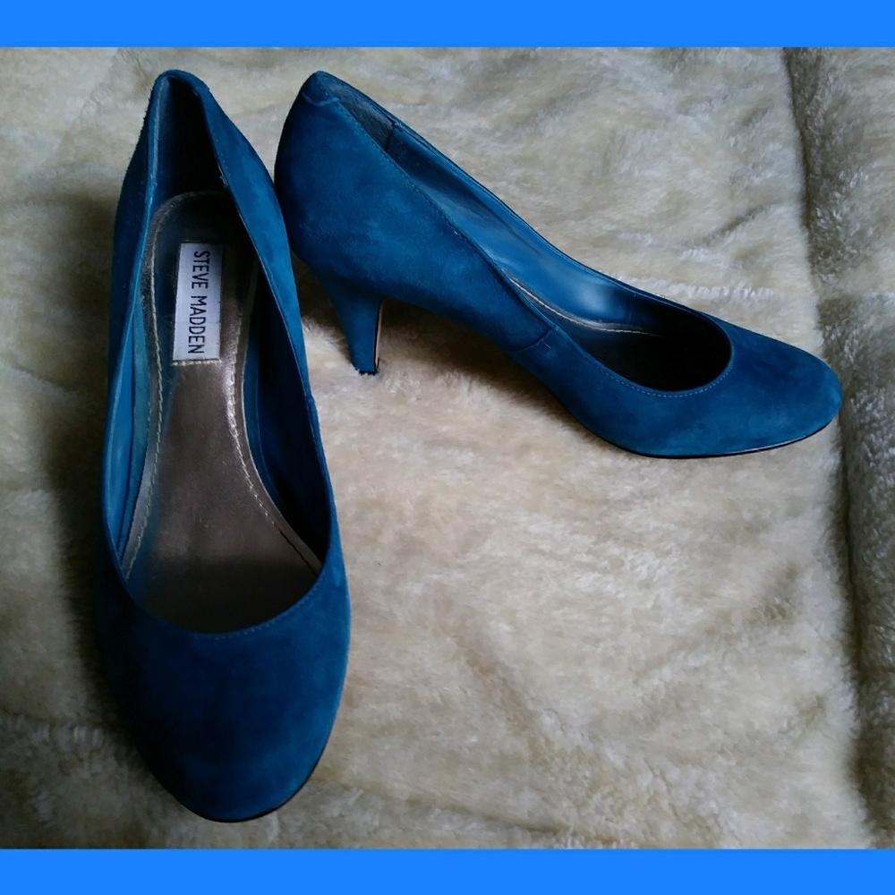Steve Madden Blue Suede Pumps