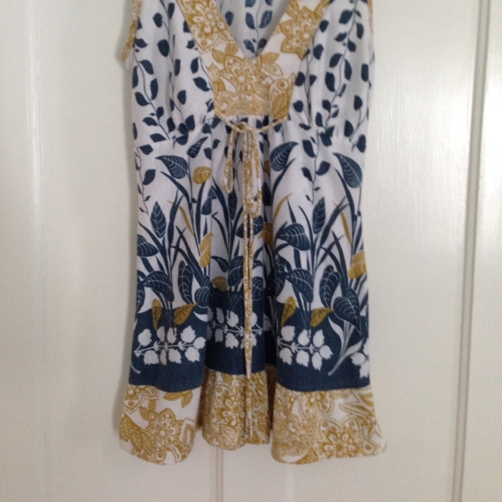 Tunic - Picture 2 of 9