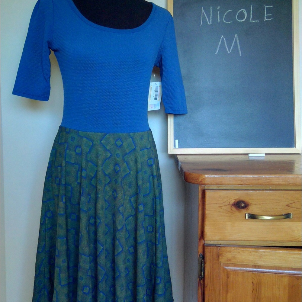 BNWT LuLaRoe Nicole Dress Medium