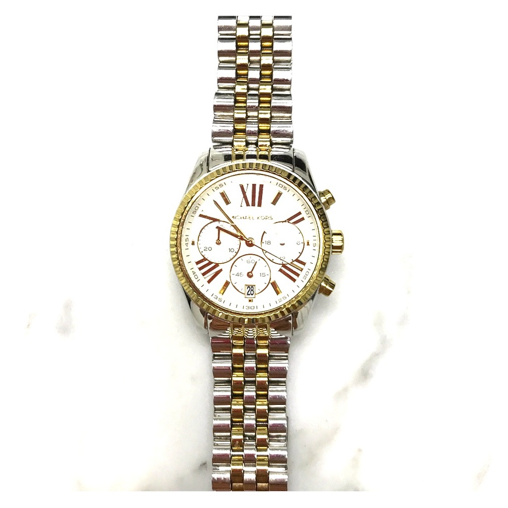 *SOLD* Michael Kors Watch - Silver & Gold