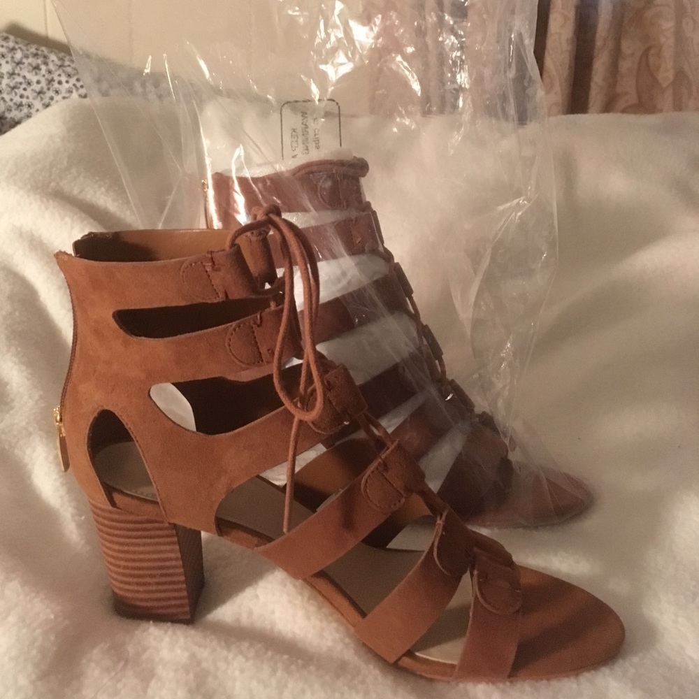 Shoe