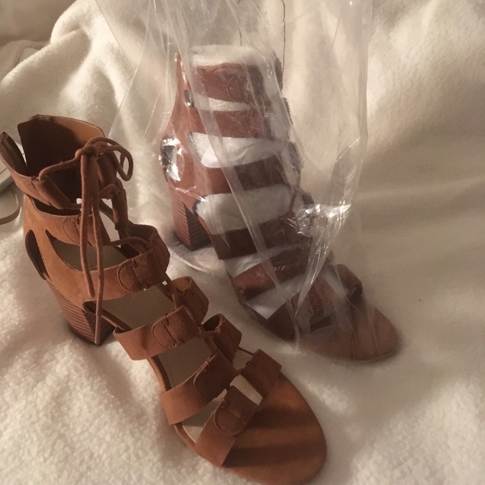 Shoe - Picture 2 of 3