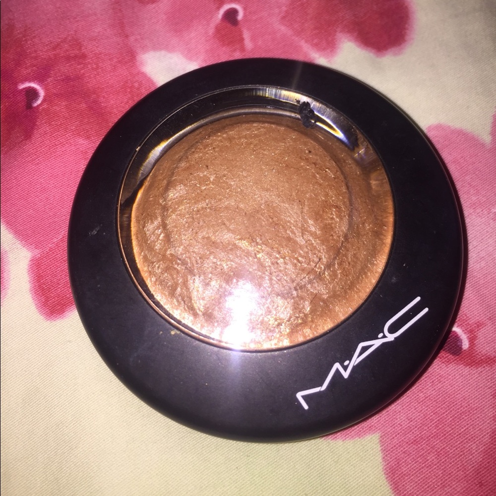 Mac Mineralized Skinfinish Global Glow