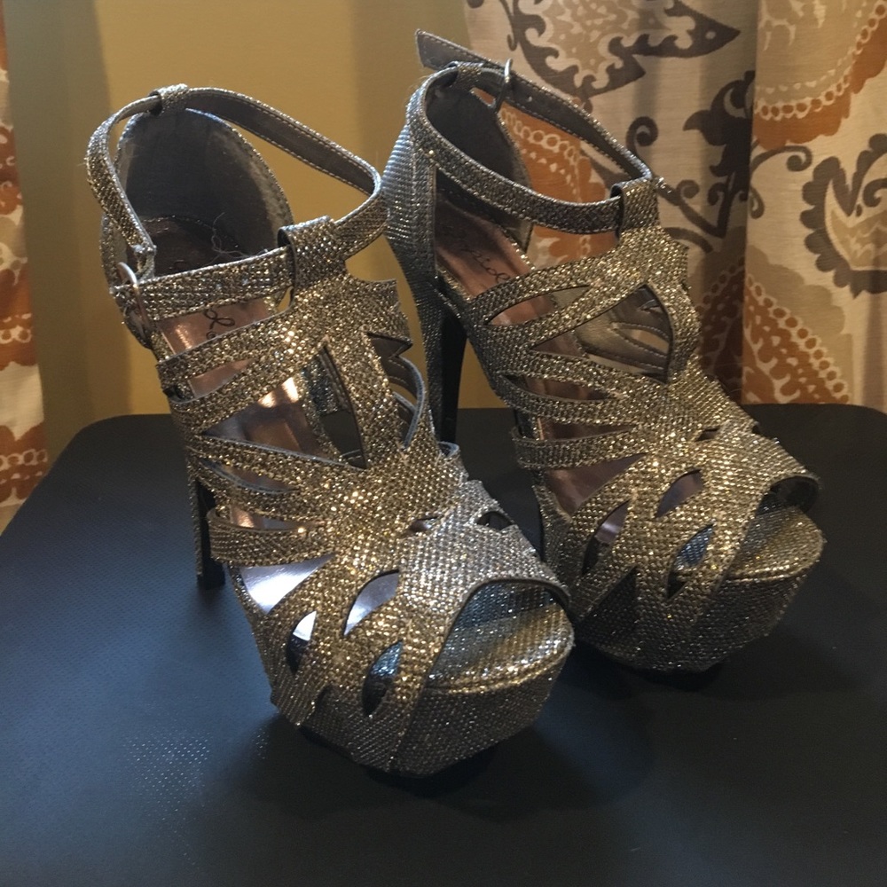 Sparkly, Strappy, Peep Toe Platform Pumps