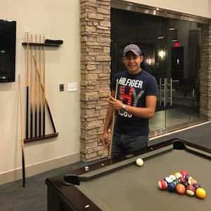 Meet your Posher, Dustin