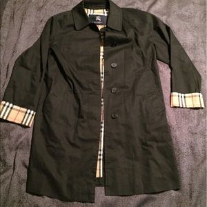 Vintage Women's Burberry Coat 6 (Great Condition!)