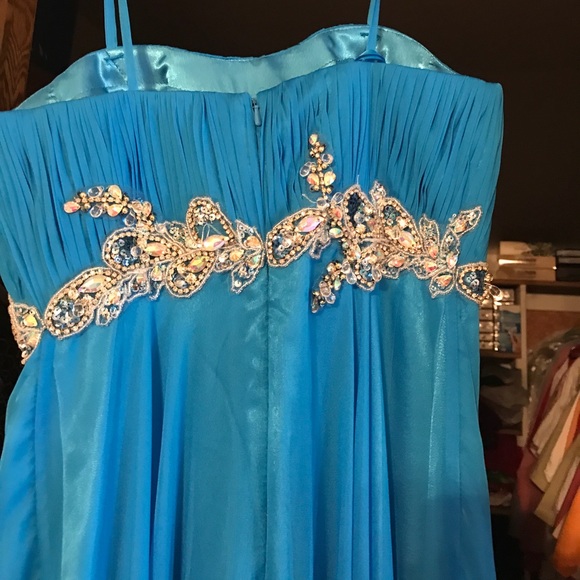 Dave & Johnny Prom Dress - Picture 8 of 8