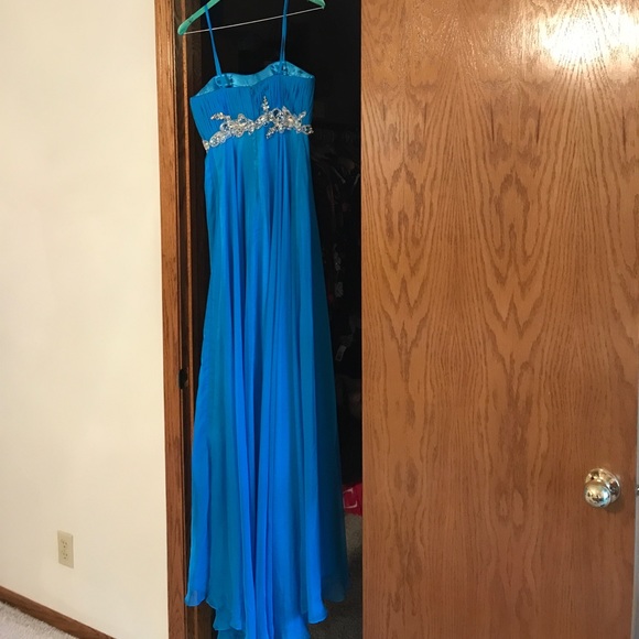 Dave & Johnny Prom Dress - Picture 7 of 8