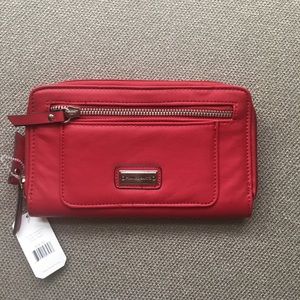 ❣️❤️❣️LARGE RUBY RED WALLET❣️❤️❣️