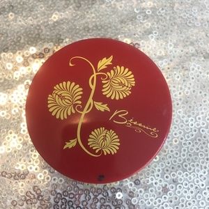 Besame translucent powder