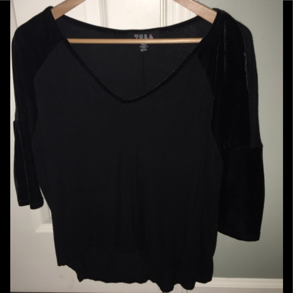 Black quarter sleeve top from urban outfitters