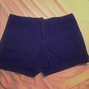 Vineyard vines navy shorts