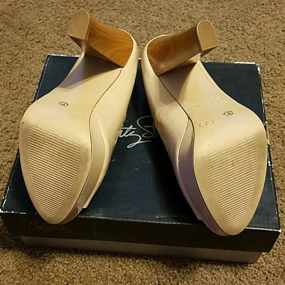 Heels - Picture 2 of 2