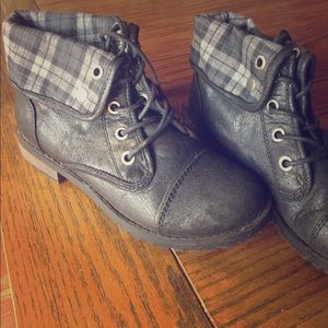 I'm selling black and grey combat boots.