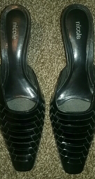 Black heels - Picture 1 of 3
