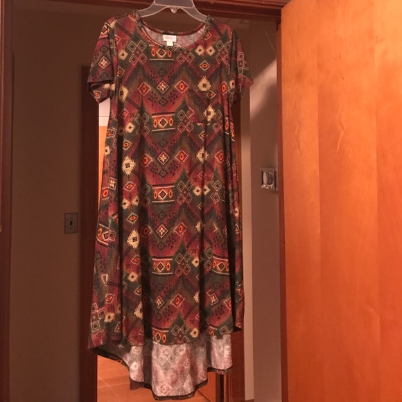 LuLaRoe Dresses & Skirts - Beautiful, RARE LulaRoe Carly!