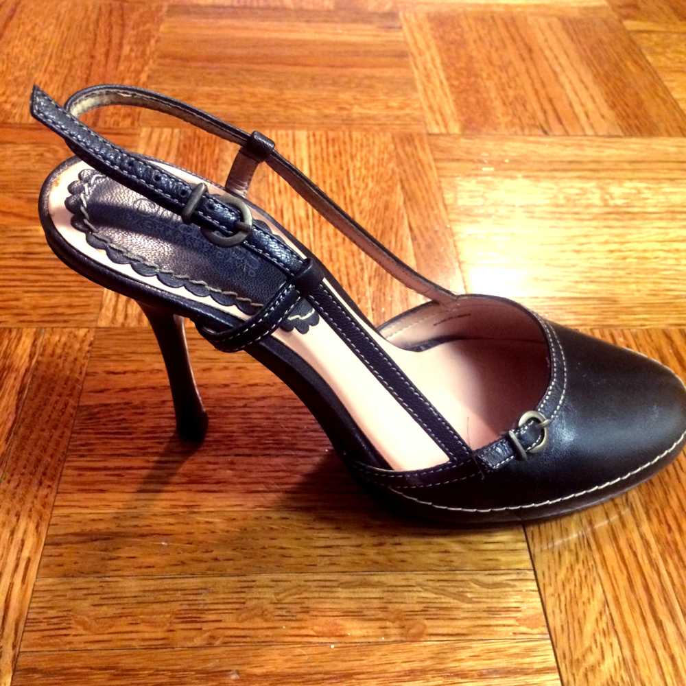Charles by Charles David Black Pumps