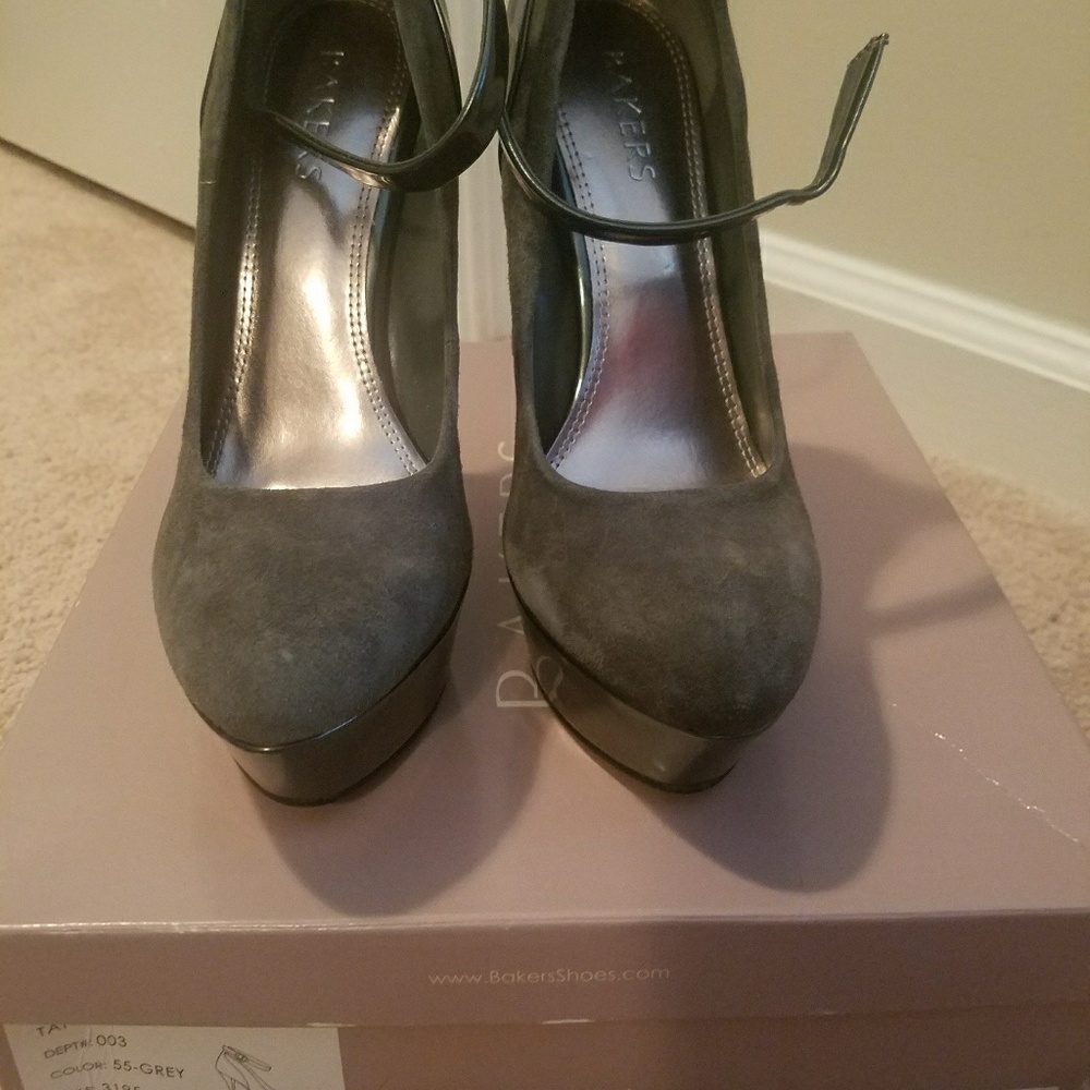 Bakers Pewter Tandy Size 7.5