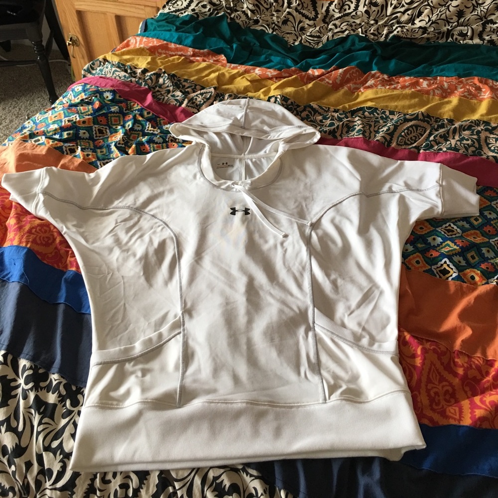 Vintage Under Armour Ivory Short Sleeve Dolman