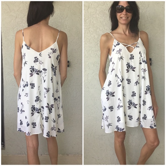 🏖 Was $39 White Floral Dress M - Picture 3 of 4