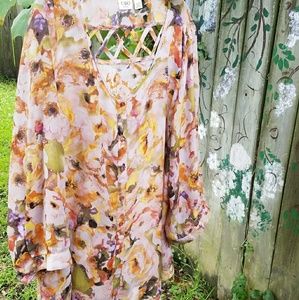 Lovely Floral Lattice Back Plus Size Button Top