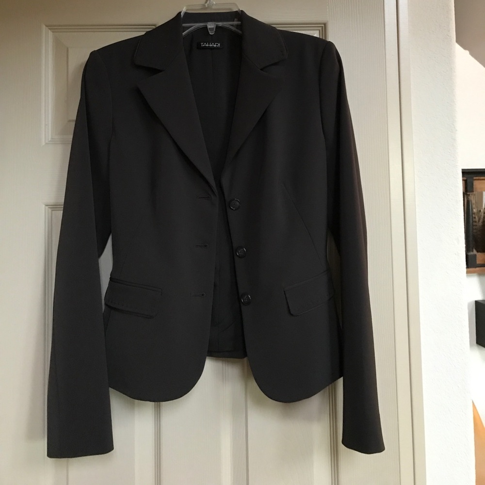 Tahari blazer