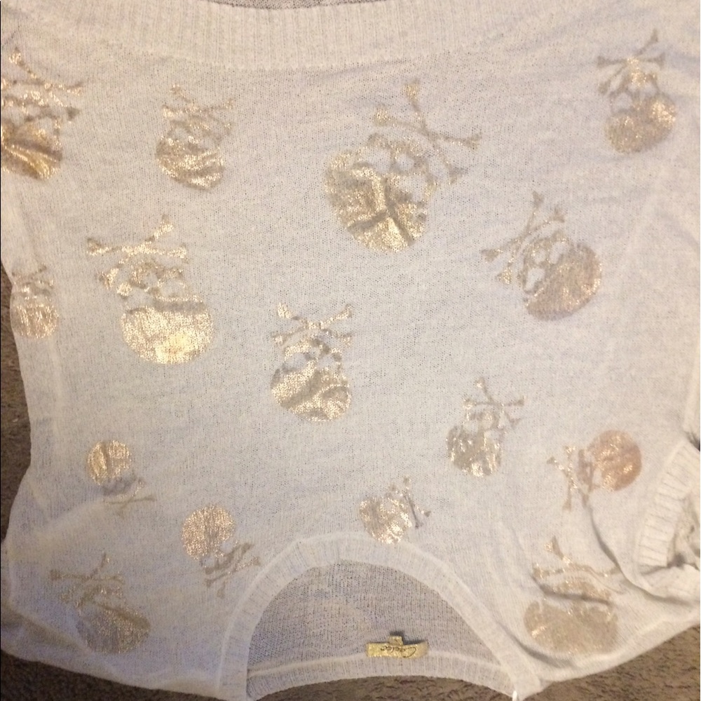 Ivory summer sweater with gold foil skulls