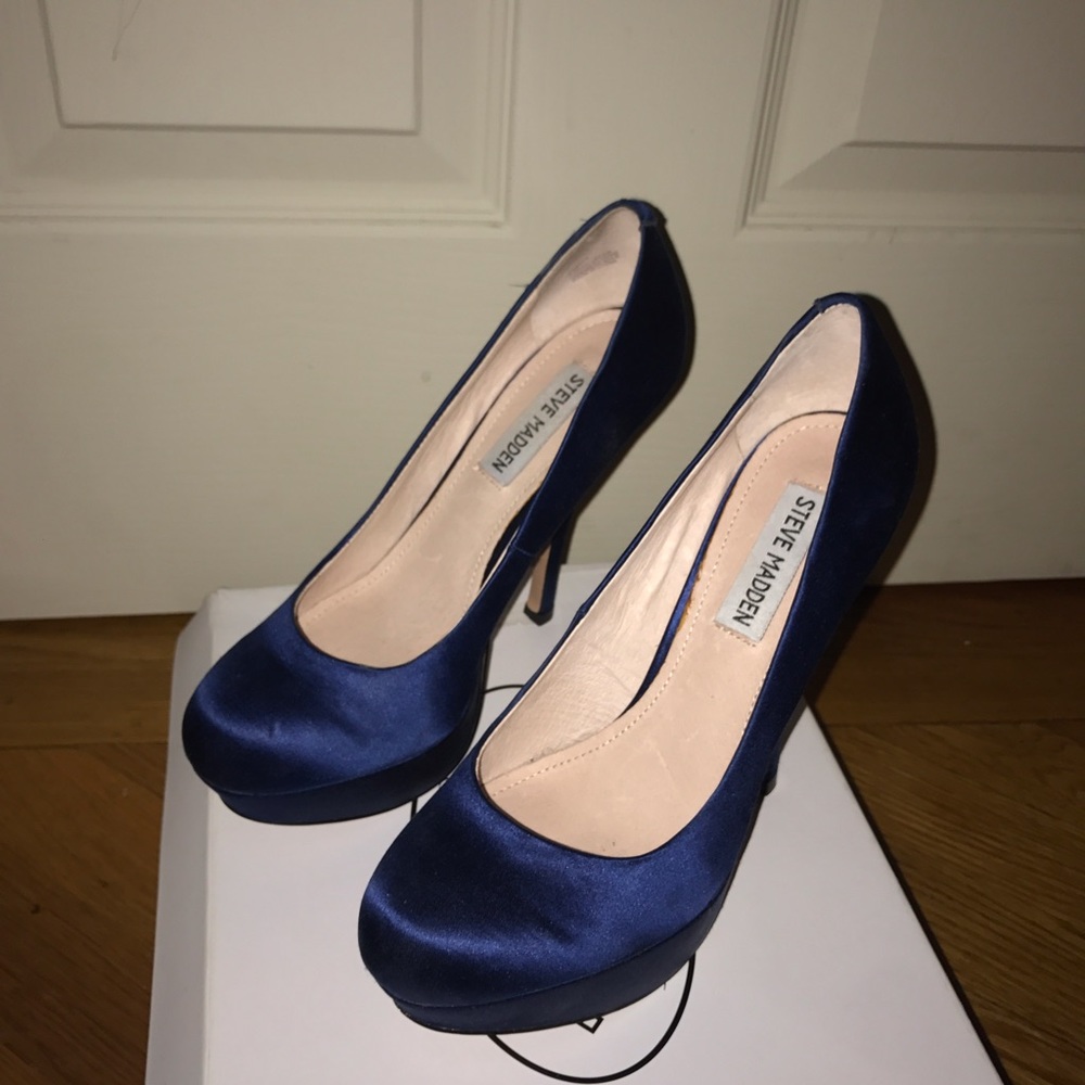 Women's shoes sz. 6 - Picture 1 of 2