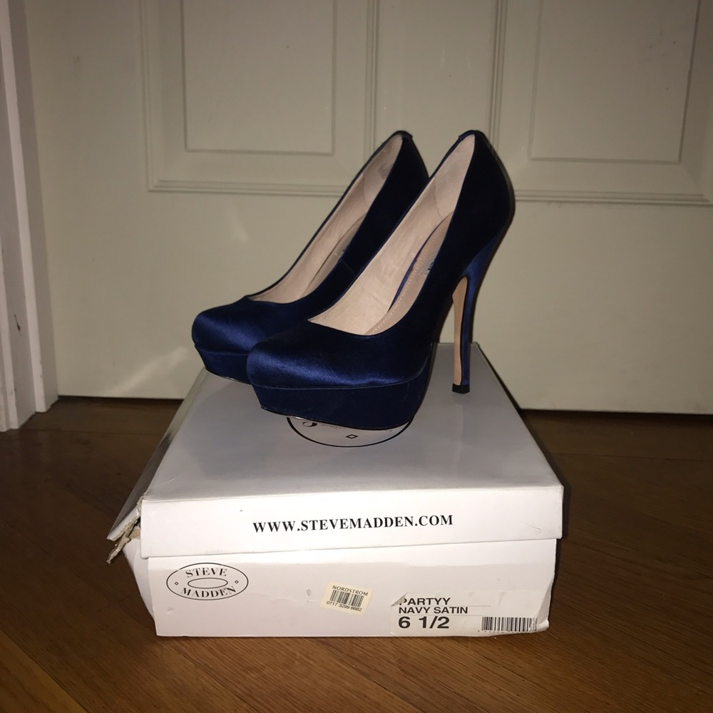 Women's shoes sz. 6 - Picture 2 of 2