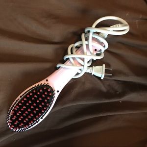 Straightening brush