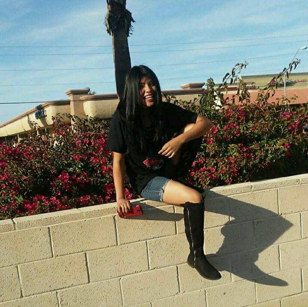 Meet your Posher, Jeaneeza