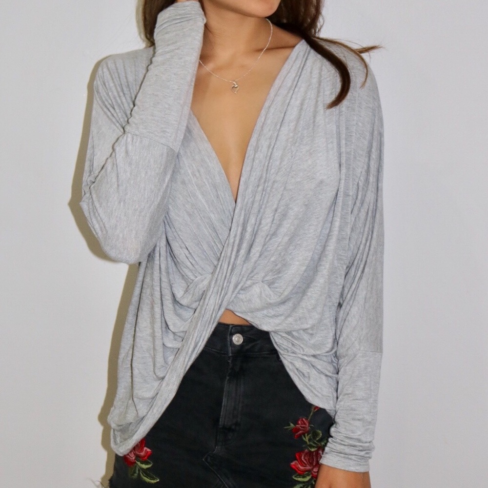 High Low Twist Long Sleeve Top