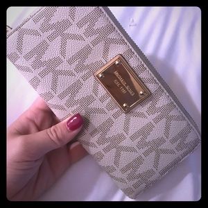 Michael kors full size wallet