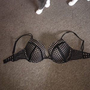 VICTORIAS SECRET 32D push-up bra