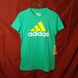 Adidas t-shirt 🏋️‍♀️🚴‍♀️⛹️‍♀️