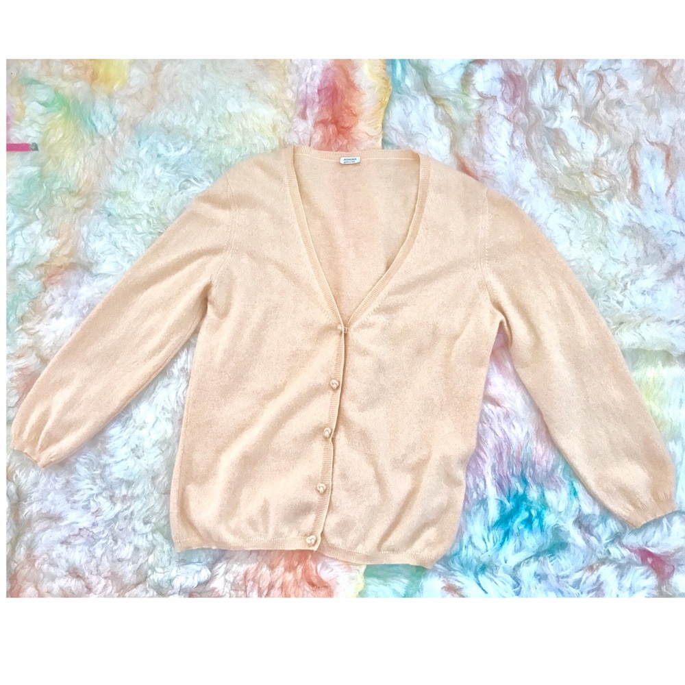 AGNONA 100% cashmere luxury 🍑 blush button knit