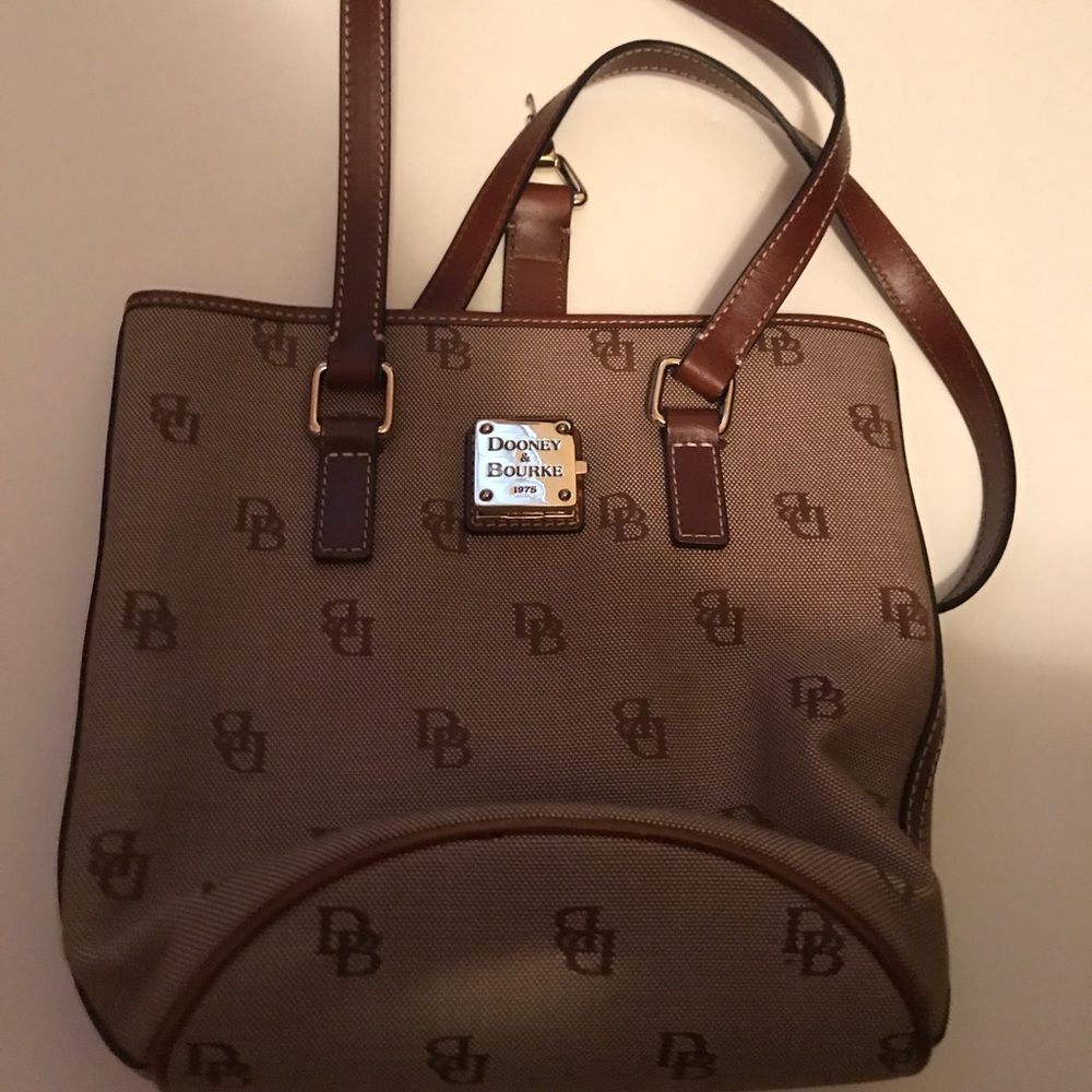 Dooney and Burke Brown purse 👛