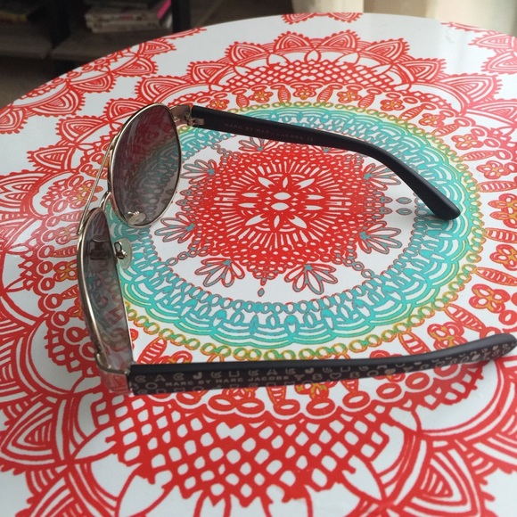 Marc by Marc Jacobs Aviators - Picture 2 of 7