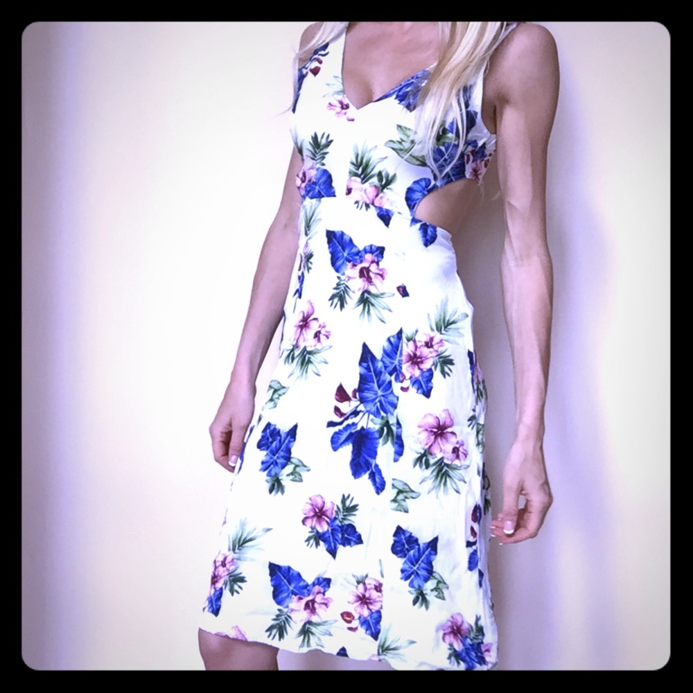 Floral white cutout dress! Beautiful!