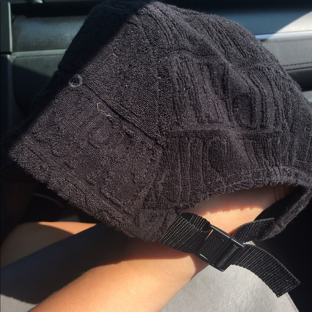 Authentic supreme hat - Picture 2 of 3