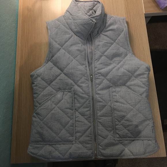 Navy seersucker vest - Picture 1 of 4