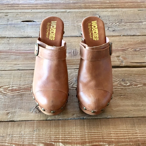 Jeffrey Campbell Shoes - Woodies by Jeffrey Campbell Charli-C Clog in Tan