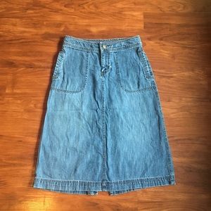 *CLOSET CLOSING* LEE casual jean skirt