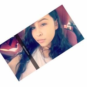 Meet your Posher, Akisha