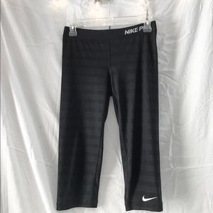 NIKE PRO CAPRI PANTS SMALL 💪🏼